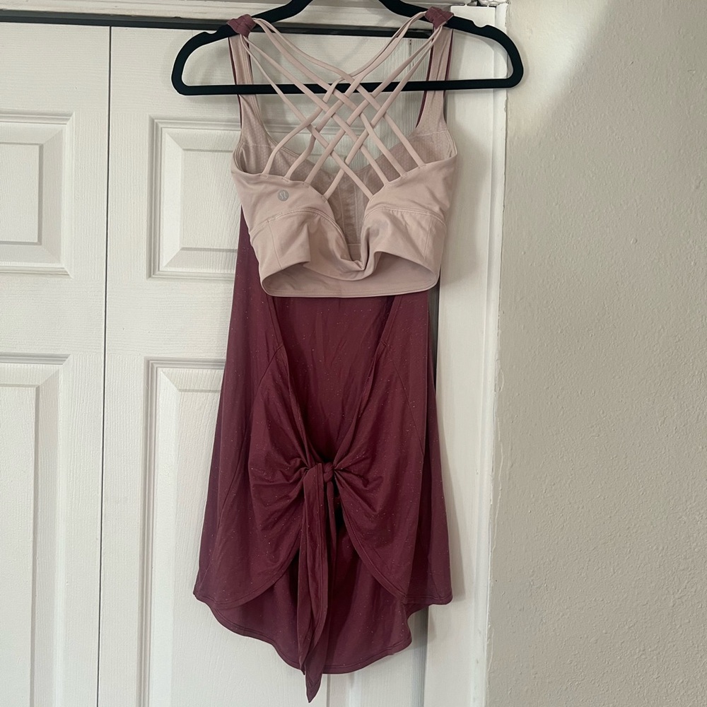 Lululemon workout top with built-in bra hardly worn